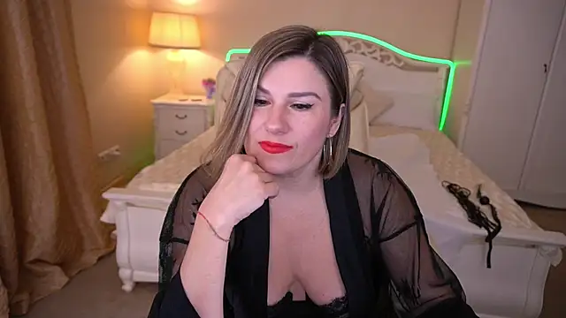 Snapshot of KiraRoxx chatting on 03-18-25, 09:53 KiraRoxx online show from 03-18-25, 09:53