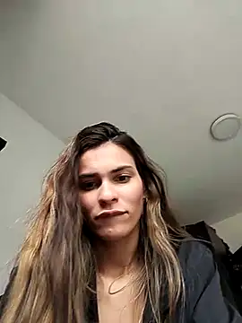 cuteluci  online show from 02-16-25, 03:48