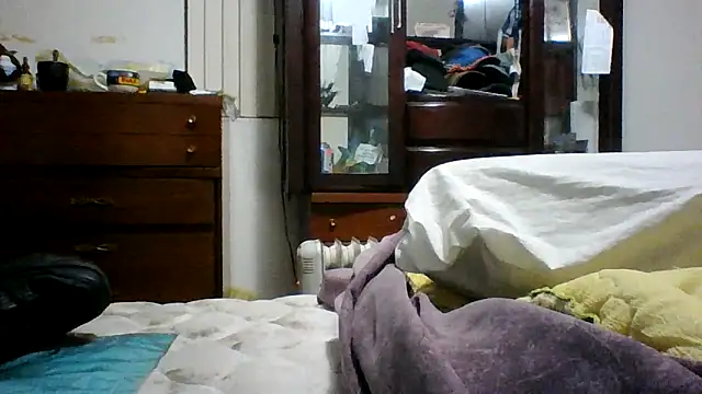 Emilylyn2501 online show from 12-21-24, 08:43