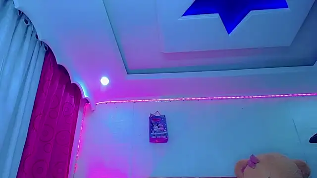 NahomiCamper online show from 04-07-26, 12:33