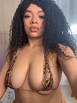 Snapshot of Alyssa_Houston chatting on 01-16-26, 01:26 Alyssa Houston online show from 01-16-26, 01:26