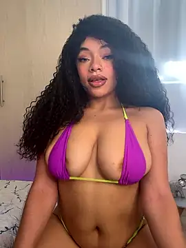 Snapshot of Alyssa_Houston chatting on 01-19-26, 01:37 Alyssa Houston online show from 01-19-26, 01:37