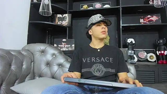 HeellBoy  online show from 10-16-25, 08:54