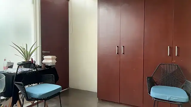 alanan881 online show from 04-10-26, 01:49