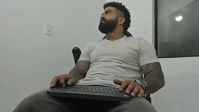 Lyon vach online show from 02-23-25, 02:18