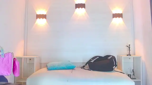 Snapshot of Molly_Spears chatting on 02-18-25, 11:55 Molly Spears online show from 02-18-25, 11:55