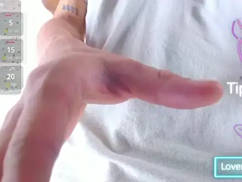 Snapshot of Molly_Spears chatting on 02-20-25, 11:42 Molly Spears online show from 02-20-25, 11:42