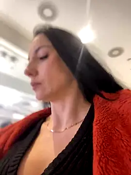 Snapshot of Roxana-Sexy chatting on 12-07-24, 05:48 Roxana-Sexy online show from 12-07-24, 05:48