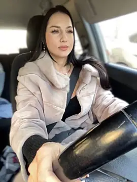 Snapshot of Roxana-Sexy chatting on 12-13-24, 05:49 Roxana-Sexy online show from 12-13-24, 05:49