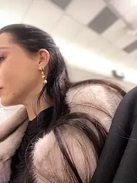 Snapshot of Roxana-Sexy chatting on 12-18-24, 05:48 Roxana-Sexy online show from 12-18-24, 05:48