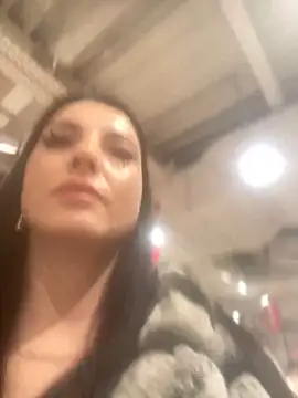 Snapshot of Roxana-Sexy chatting on 12-20-24, 05:47 Roxana-Sexy online show from 12-20-24, 05:47