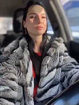 Snapshot of Roxana-Sexy chatting on 12-21-24, 09:01 Roxana-Sexy online show from 12-21-24, 09:01