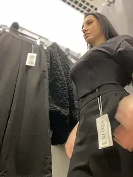 Snapshot of Roxana-Sexy chatting on 01-05-25, 10:32 Roxana-Sexy online show from 01-05-25, 10:32