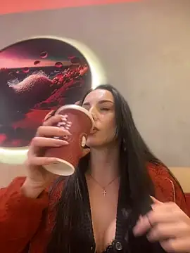 Snapshot of Roxana-Sexy chatting on 02-16-25, 05:26 Roxana-Sexy online show from 02-16-25, 05:26