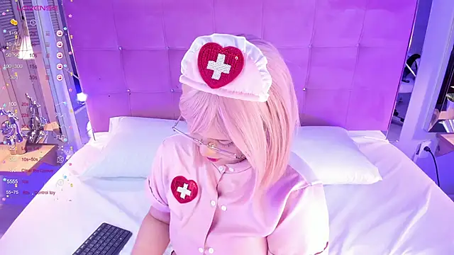 NanaOsaky online show from 11-12-25, 12:38