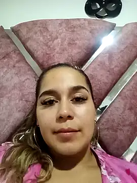 Snapshot of LaurenWelly_ chatting on 01-24-25, 02:49 LaurenWelly online show from 01-24-25, 02:49