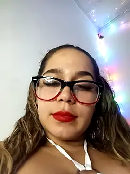 Snapshot of LaurenWelly_ chatting on 01-25-25, 02:15 LaurenWelly online show from 01-25-25, 02:15