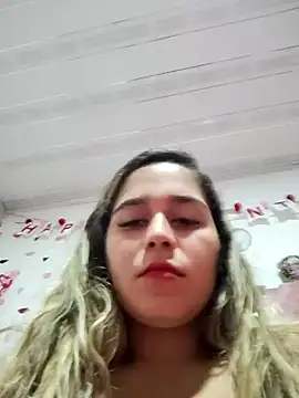 Snapshot of LaurenWelly_ chatting on 02-08-25, 02:36 LaurenWelly online show from 02-08-25, 02:36