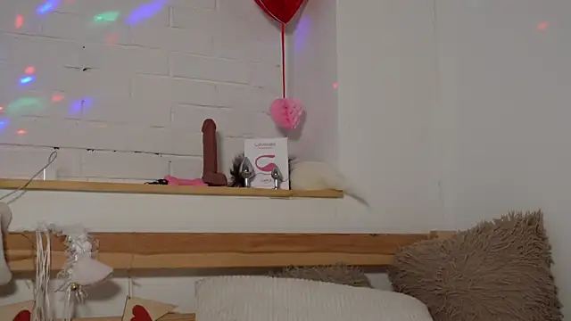 Snapshot of MonicaAsis chatting on 12-17-24, 10:11 MonicaAsis online show from 12-17-24, 10:11