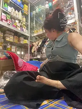 Snapshot of Cesywet chatting on 02-27-25, 05:45 Cesywet online show from 02-27-25, 05:45