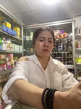 Snapshot of Cesywet chatting on 03-11-25, 03:48 Cesywet online show from 03-11-25, 03:48