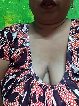 Snapshot of Rinki_Guptaa chatting on 03-15-25, 06:43 Rinki Guptaa online show from 03-15-25, 06:43