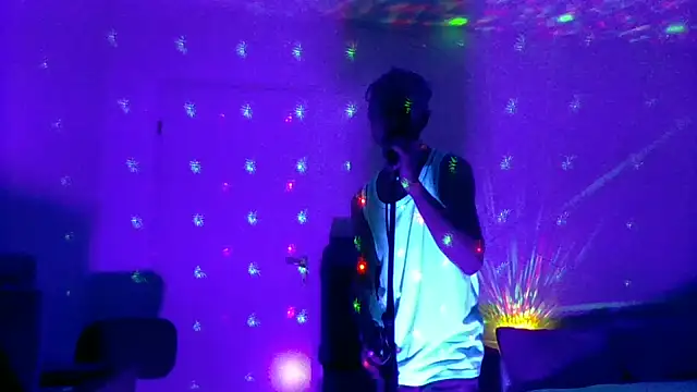 Snapshot of brunoguunot chatting on 03-20-26, 08:25 brunoguunot online show from 03-20-26, 08:25