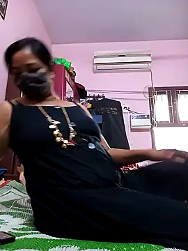 Snapshot of Tamil_sreelekha chatting on 01-10-25, 03:39 Tamil sreelekha online show from 01-10-25, 03:39