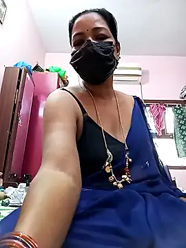 Snapshot of Tamil_sreelekha chatting on 01-17-25, 06:47 Tamil sreelekha online show from 01-17-25, 06:47