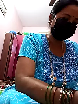 Snapshot of Tamil_sreelekha chatting on 02-11-25, 03:51 Tamil sreelekha online show from 02-11-25, 03:51