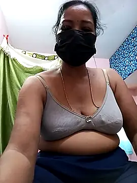 Snapshot of Tamil_sreelekha chatting on 10-02-25, 05:25 Tamil sreelekha online show from 10-02-25, 05:25