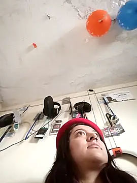 CORALINE GREYM online show from 09-27-25, 06:57