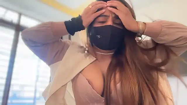 Hotty-Sana online show from 12-23-25, 06:33