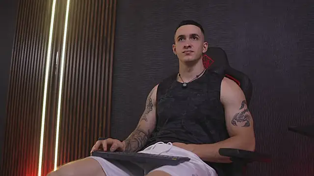 JacksonOlsenn online show from 04-16-26, 08:42