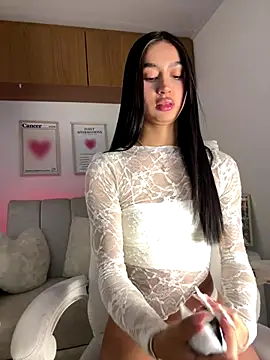 maddy bronw  online show from 11-04-25, 12:54