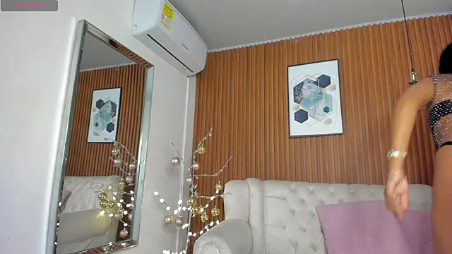 RoxannaHanson online show from 12-12-24, 04:59