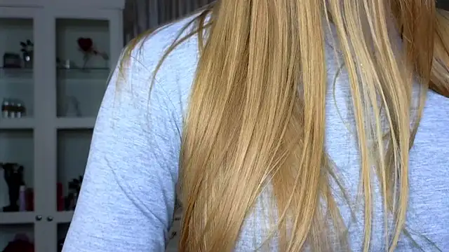 AnneFoxy online show from 11-16-25, 07:47