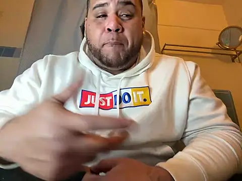 Snapshot of fatboyjayohh126 chatting on 02-12-25, 10:04 fatboyjayohh126 online show from 02-12-25, 10:04