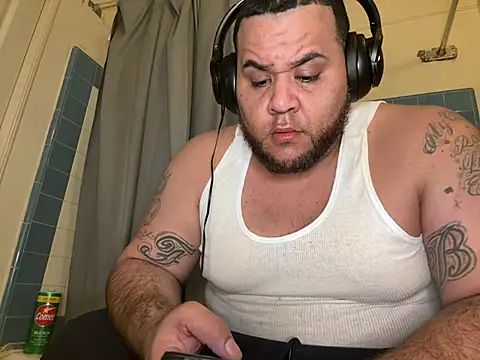 Snapshot of fatboyjayohh126 chatting on 03-05-25, 11:06 fatboyjayohh126 online show from 03-05-25, 11:06