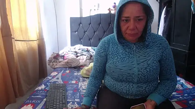 Snapshot of merryymaturee_ chatting on 03-22-25, 03:09 merryymaturee online show from 03-22-25, 03:09