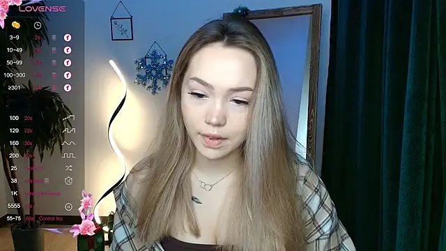 Evia r0se online show from 12-17-24, 02:23