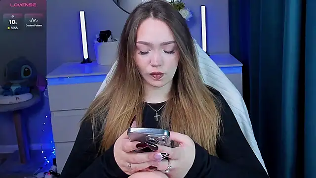 Evia r0se online show from 10-18-25, 01:34