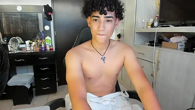 Snapshot of jake_willianss chatting on 06-20-26, 09:28 jake willianss online show from 06-20-26, 09:28