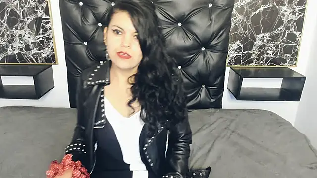 Snapshot of scarlett_w0lf chatting on 01-29-25, 04:30 scarlett w0lf online show from 01-29-25, 04:30
