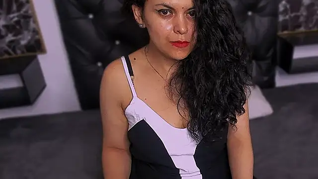 Snapshot of scarlett_w0lf chatting on 03-18-25, 06:04 scarlett w0lf online show from 03-18-25, 06:04