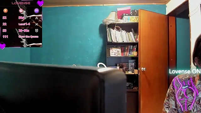 peanut tangerine online show from 11-15-25, 01:03