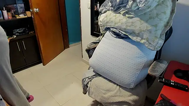 peanut tangerine online show from 11-15-25, 10:59