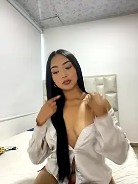 Snapshot of SOPHIACANDY19_ chatting on 11-25-25, 10:32 SOPHIACANDY19 online show from 11-25-25, 10:32