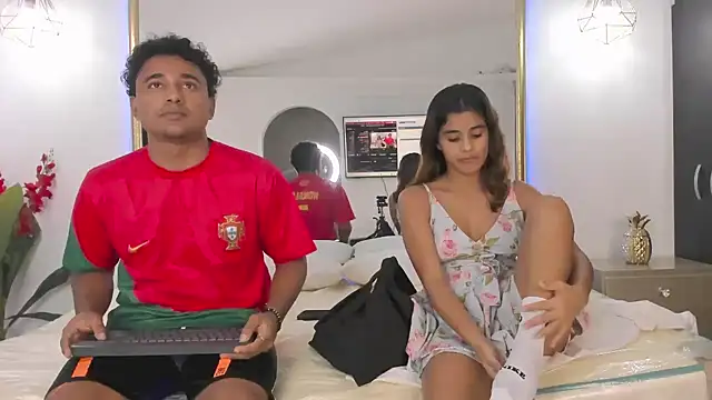 Snapshot of mia_and_masterboy chatting on 12-10-24, 11:40 mia and masterboy online show from 12-10-24, 11:40