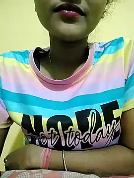 Snapshot of MISSQUEEN48 chatting on 12-11-24, 04:20 MISSQUEEN48 online show from 12-11-24, 04:20